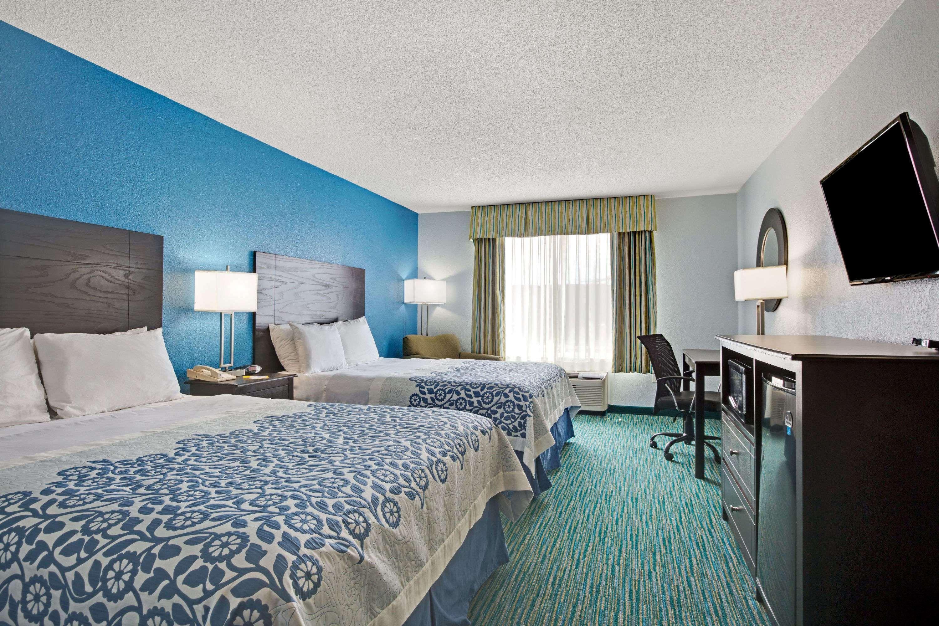 Days By Wyndham Dallas West Hotel Garland