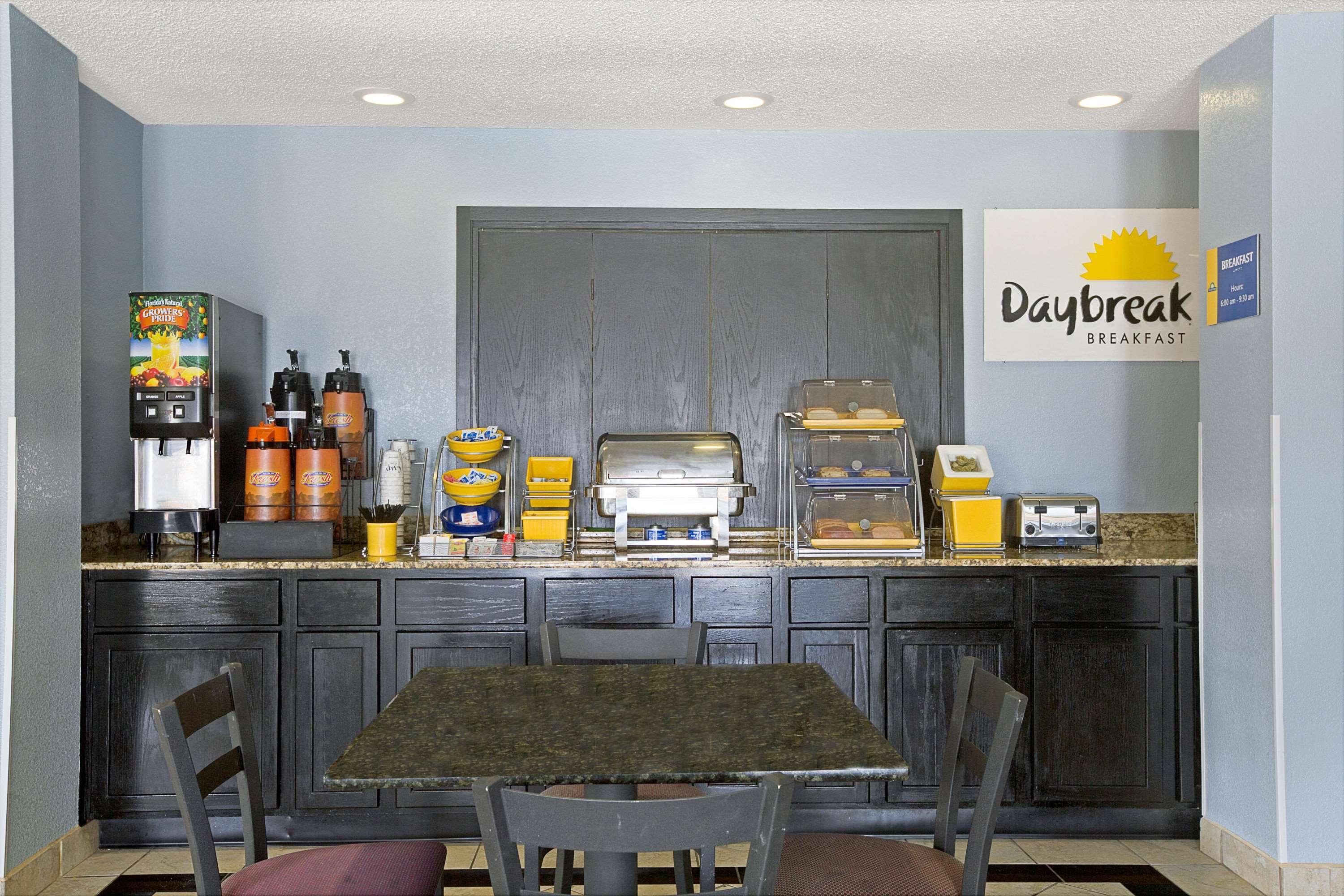 Days By Wyndham Dallas West 2* Garland