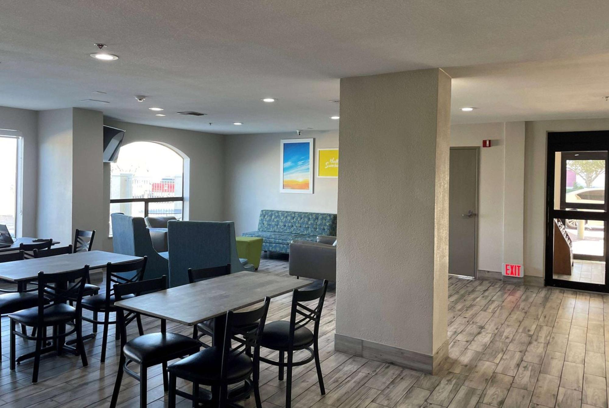 Days By Wyndham Dallas West Garland