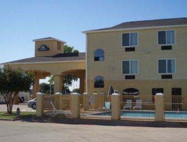 Days By Wyndham Dallas West Hotel 2*