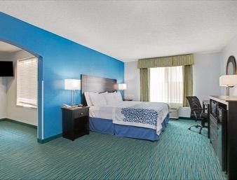 Hotel Days By Wyndham Dallas West