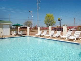 Days By Wyndham Dallas West Hotel Garland